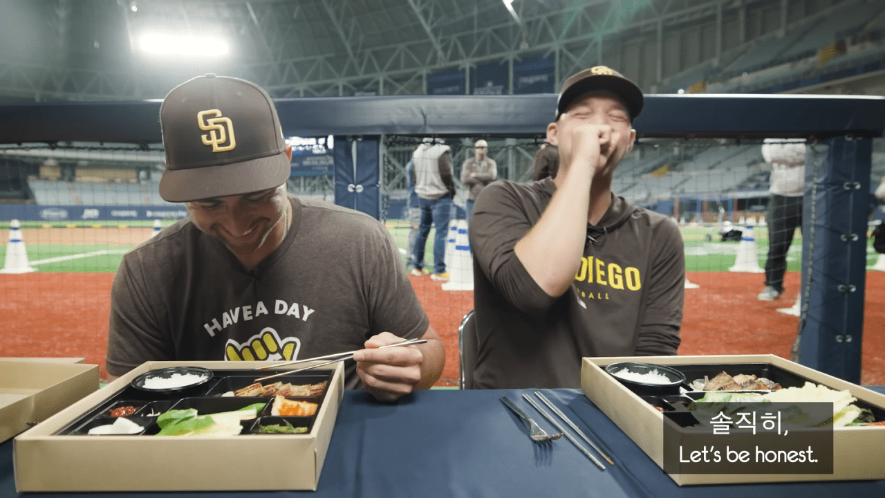 한국 야구장 음식을 처음 먹어본 미국 MLB 야구 선수들의 반응은_!_ 9-11 screenshot.png 영국음식이 이해 안되는 메이저리거